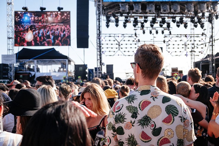 Your Guide To Selling Shirts for Summer Festivals and Events 
